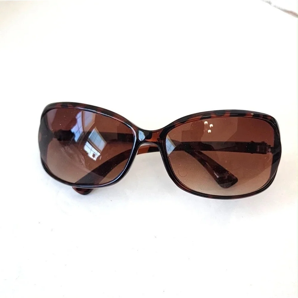 Oscar de la Renta Women Tortoise Sunglasses Brown Gradient Allure